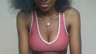 Prettylynee about 1 minute into her 24 Oct show