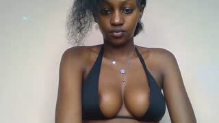 Prettylynee about 3 minutes into her 27 Oct show