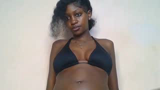 Prettylynee about 9 minutes into her 27 Oct show