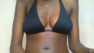 Prettylynee about 11 minutes into her 27 Oct show