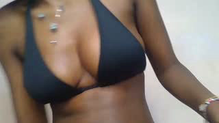 Prettylynee about 6 minutes into her 27 Oct show