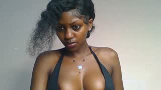 Prettylynee about 12 minutes into her 27 Oct show