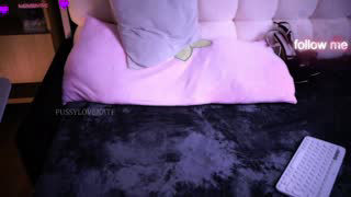 pussylovekate about 5 minutes into her 11 Oct show