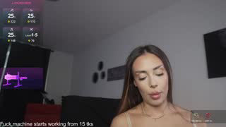 queen_leylla about 11 minutes into her 12 Oct show