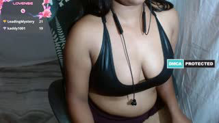 ria_fun about 1 minute into her 24 Oct show