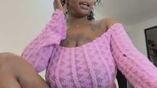 Rose_berry about 4 minutes into her 24 Oct show