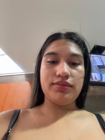 RosieChell_ Stripchat Bombshell Who Speaks Spanish 25 Oct 12:46 UTC