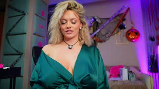 sabrinajadex about 31 minutes into her 23 Oct show