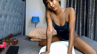 sexy_larisa about 7 minutes into her 22 Oct show