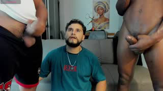 straight__friends about 6 minutes into his 24 Oct show