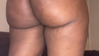 StupidNaturalPhatBooty_ about 1 minute into their 17 Oct show