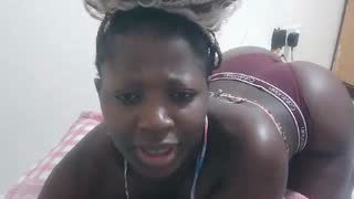 sweetmaya01 about 1 minute into her 24 Oct show