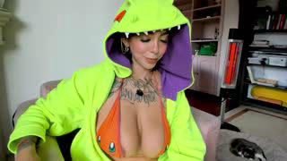 tattoo_ninja_kitty about 5 minutes into her 8 Oct show