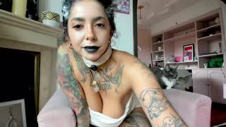 tattoo_ninja_kitty about 2 minutes into her 9 Oct show
