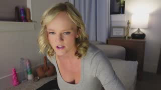 taylor_love_303 about 2 minutes into her 6 Oct show