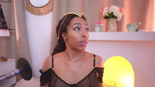 valeriebony about 38 minutes into her 27 Oct show