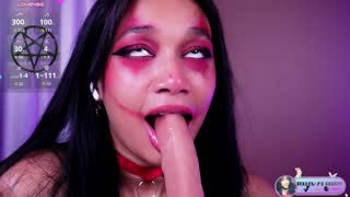 valky__00 about 6 minutes into her 22 Oct show
