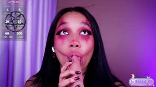 valky__00 about 88 minutes into her 22 Oct show