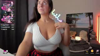 victorias_world about 8 minutes into her 13 Oct show