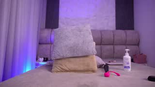 vvioleta_ about 21 minutes into her 29 Oct show