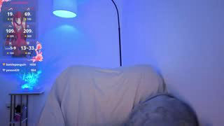 welcome2pleasureland about 11 minutes into her 12 Oct show