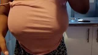 Wettitiesxxx about 4 minutes into her 24 Oct show