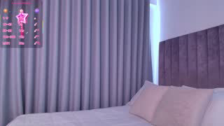 ximelopez1 about 1 minute into her 10 Oct show