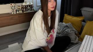 xxx_leila about 2 minutes into her 21 Oct show