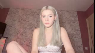 your_tender_doll about 22 minutes into her 21 Oct show