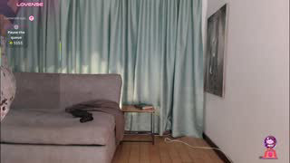 yuliethpetite about 1 minute into their 23 Oct show